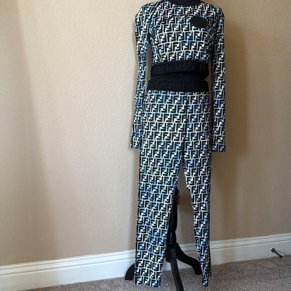 Fendi Set - Picture 5 of 6